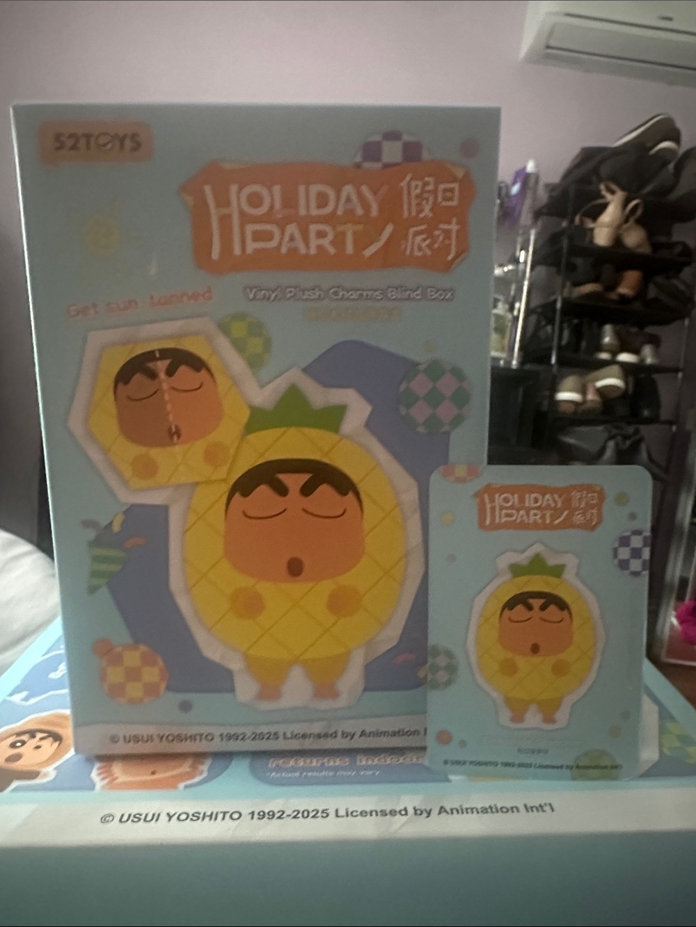 52toys Crayon Shin-Chan Holiday Party Vinyl Plush Charms Pineapple Shin-Chan - Picture 2 of 6